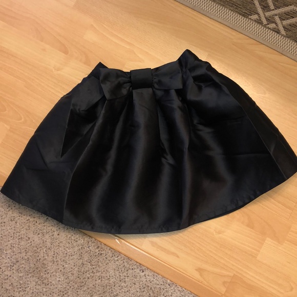 Dresses & Skirts - NEW!!!! Black Bow Skirt